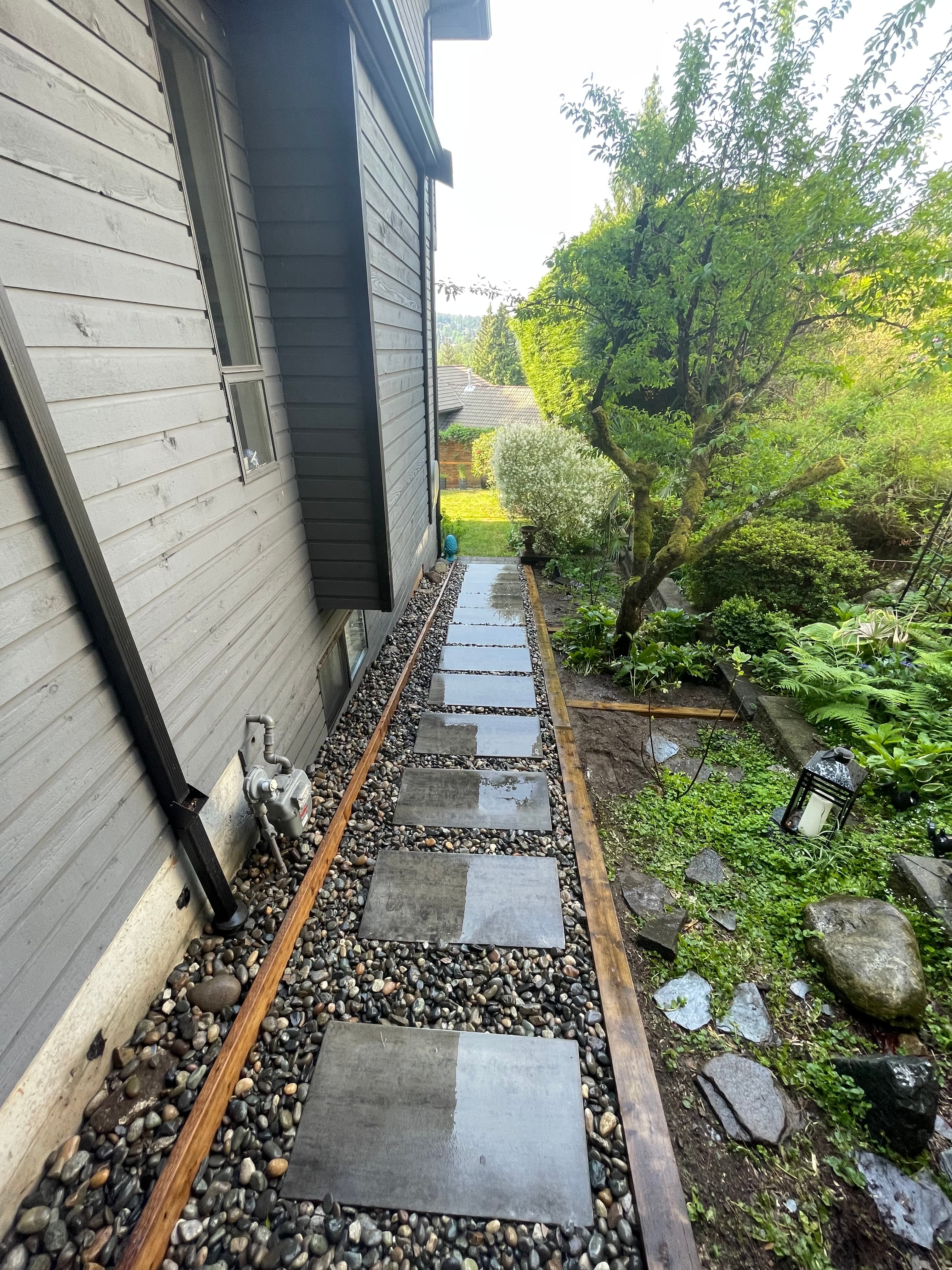 Eagle Ridge Side Yard Path — Photo 3