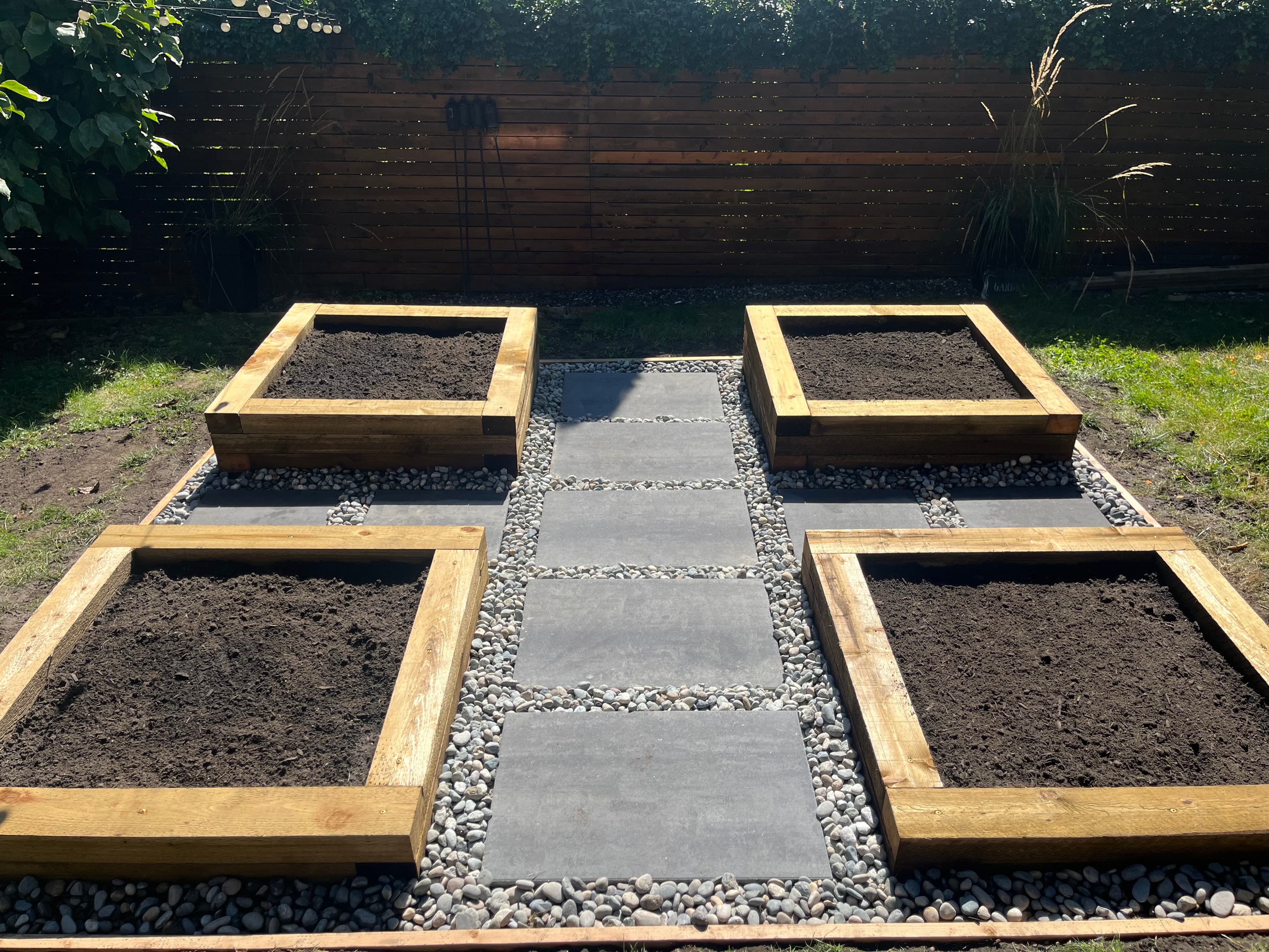 Eagle Ridge Side Yard Path