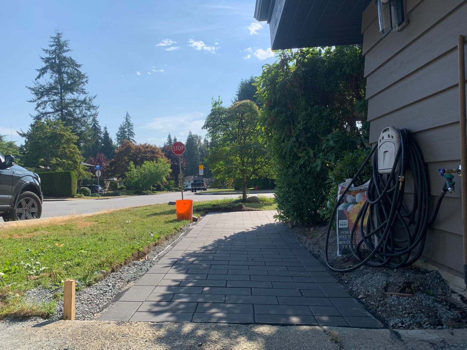 Trillium Paver Walkway — Photo 4